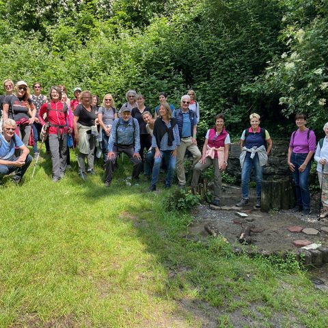 Gruppenfoto der Wanderung mit Tourguide Norbert Krüger