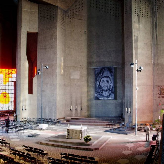 Altarraum des Mariendoms in Velbert-Neviges