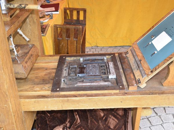 Alte Druckerpresse in der Buchmacherey in Velbert-Langenberg