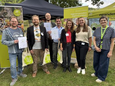 Gruppenfoto ausgezeichneter Betriebe - TYPISCH neanderland