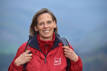 Portrait von Ilka Robke mit Wanderkleidung