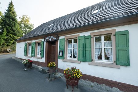 Front view of the Stindermühle building in Erkrath.